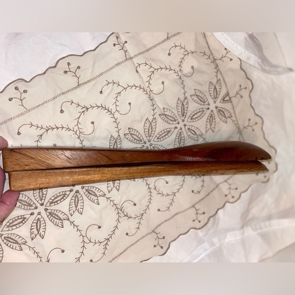 Large Vintage Wood walnut tone‎ Salad bowl 12”x11” with matching wood servers - Picture 9 of 16